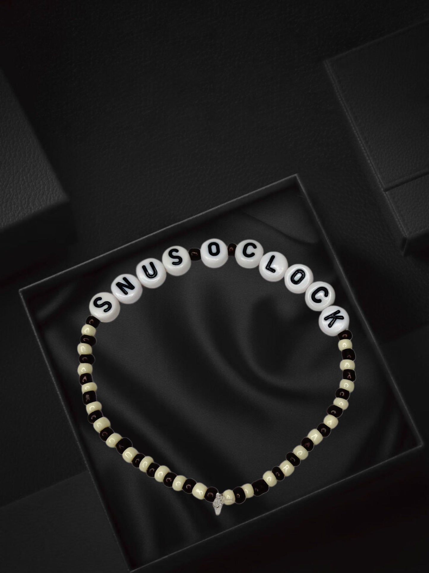 SNUS O'CLOCK Bracelets