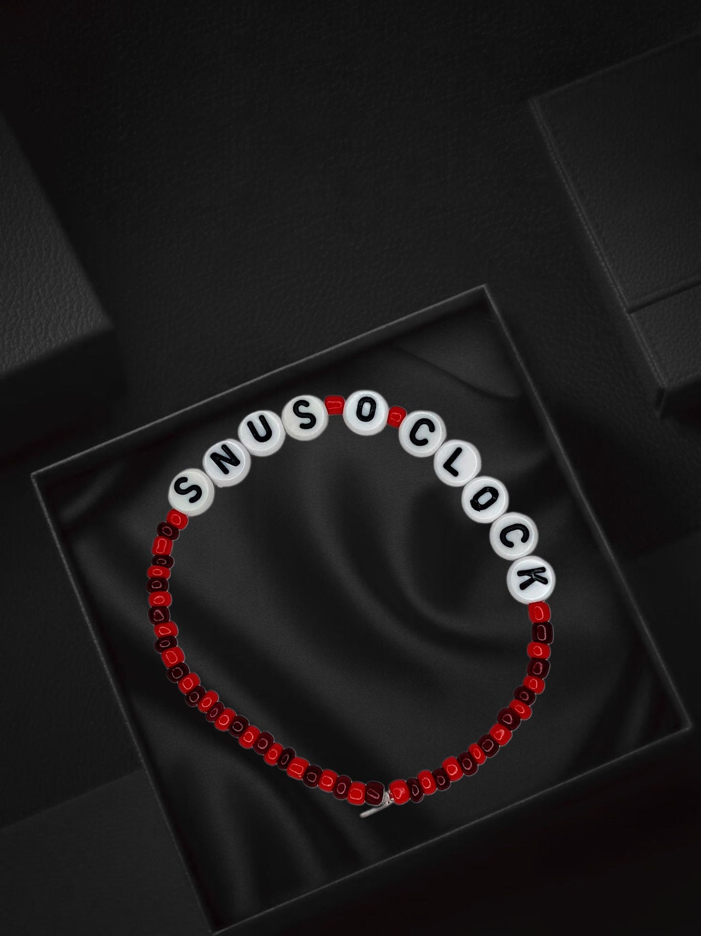 SNUS O'CLOCK Bracelets